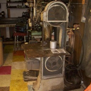 DCP 0009 old metal cutting bandsaw