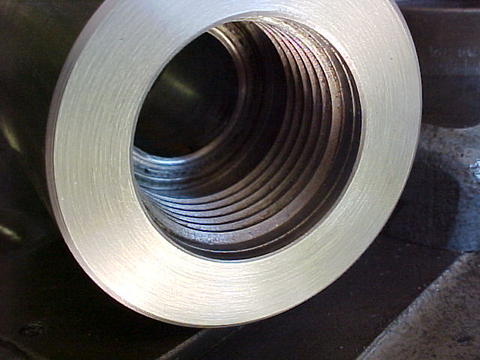 Threaded end for spindle